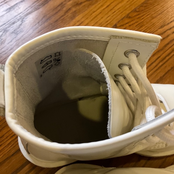 Dr. Martens white boots size 6 - Picture 7 of 12